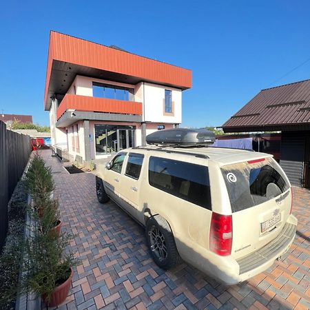 Mongu Hotel Karakol Exteriér fotografie